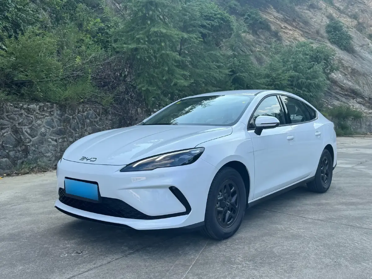 2025 BYD Seal05 DM-i 1.5L 101HP L4 E-CVT PHEV 7.68KWH