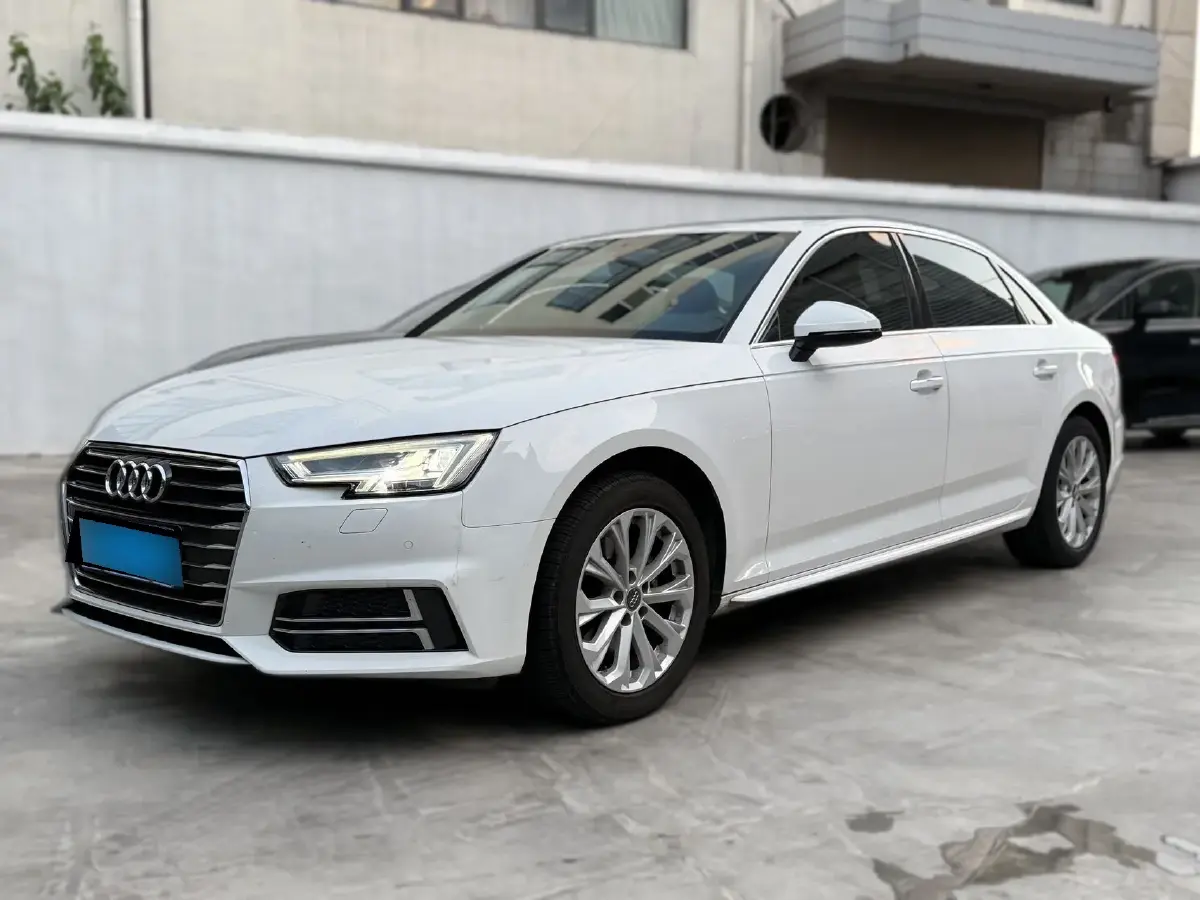 2019 Audi A4L 2.0T 190HP L4 7DCT