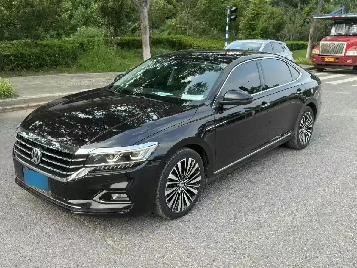 2019 Volkswagen Passat 2.0T 186HP L4 7DCT