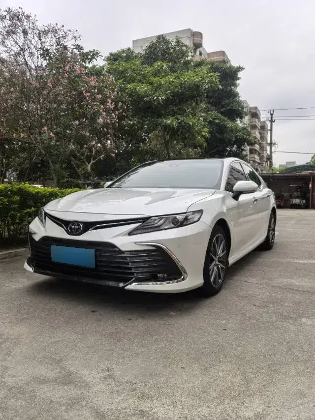 2021 Toyota Camry 2.5L 209HP L4 8AT