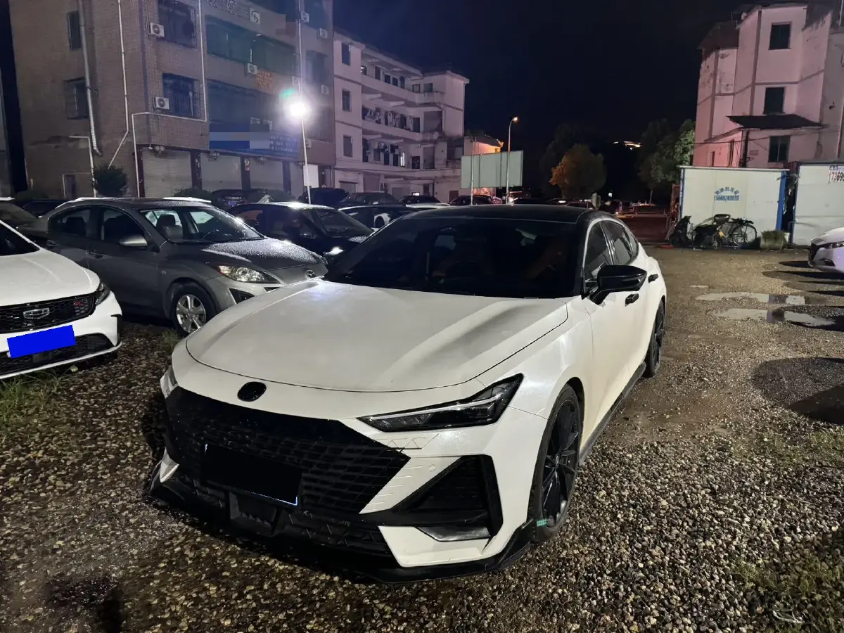 2023 ChangAn UNI-V 1.5T 188HP L4 7DCT