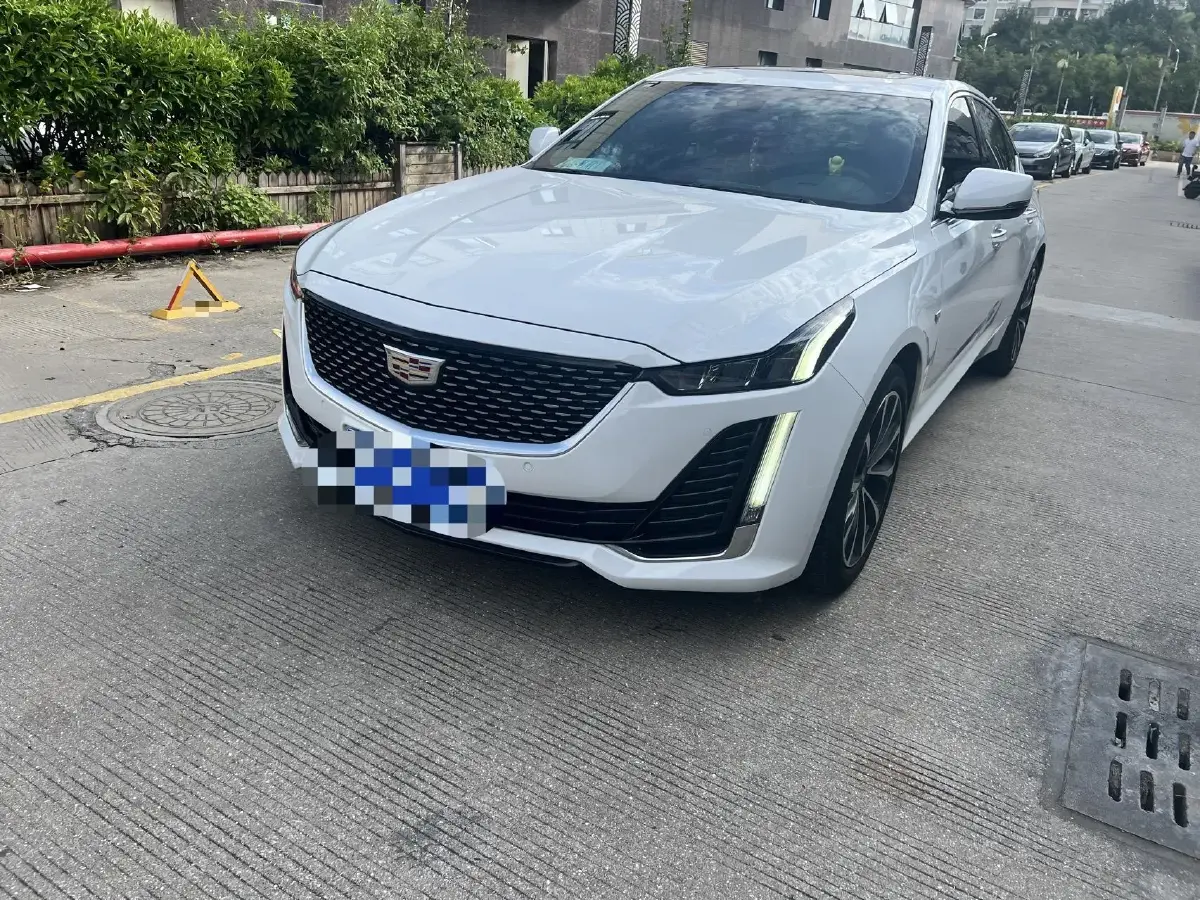 2022 Cadillac CT5 2.0T 237HP L4 10AT