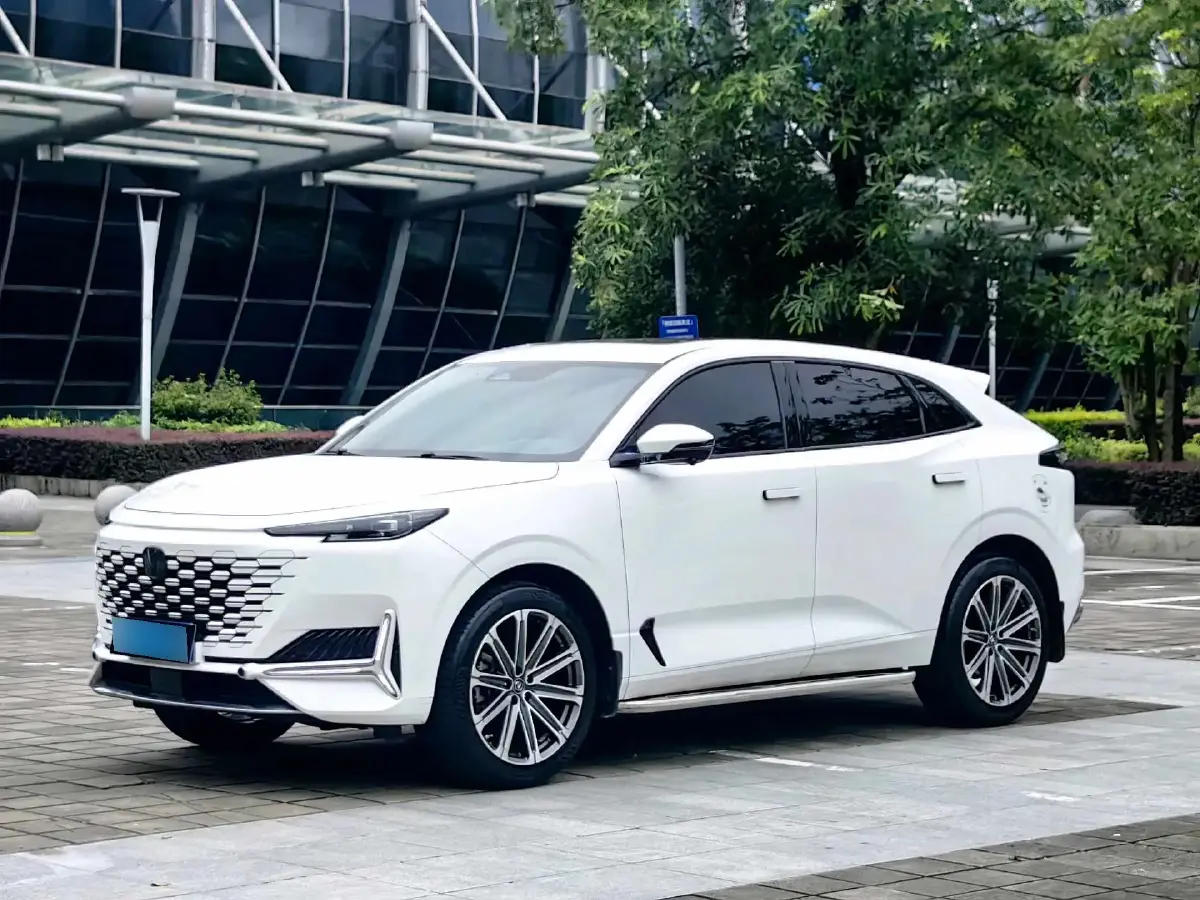 2021 ChangAn UNI-K 2.0T 233HP L4 8AT