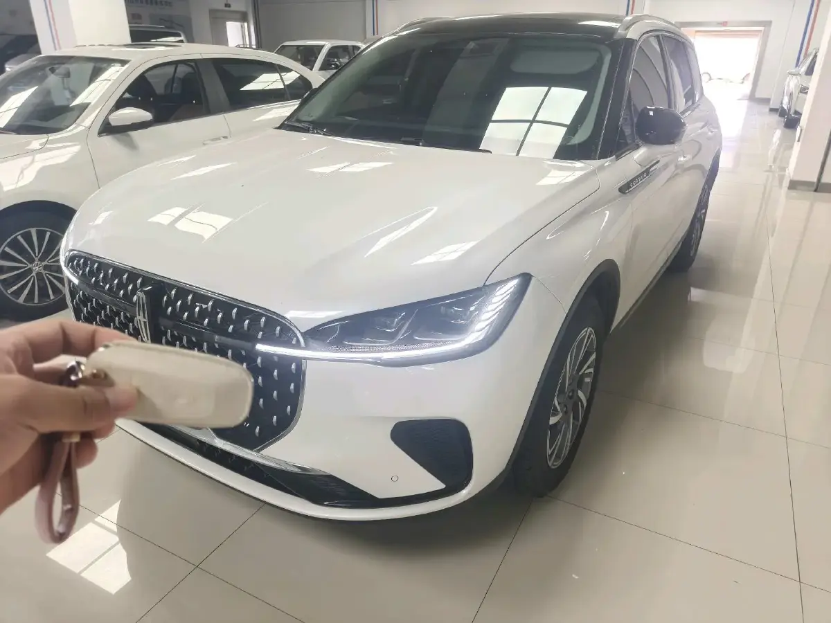 2023 Lincoln Corsair 2.0T 261HP L4 8AT