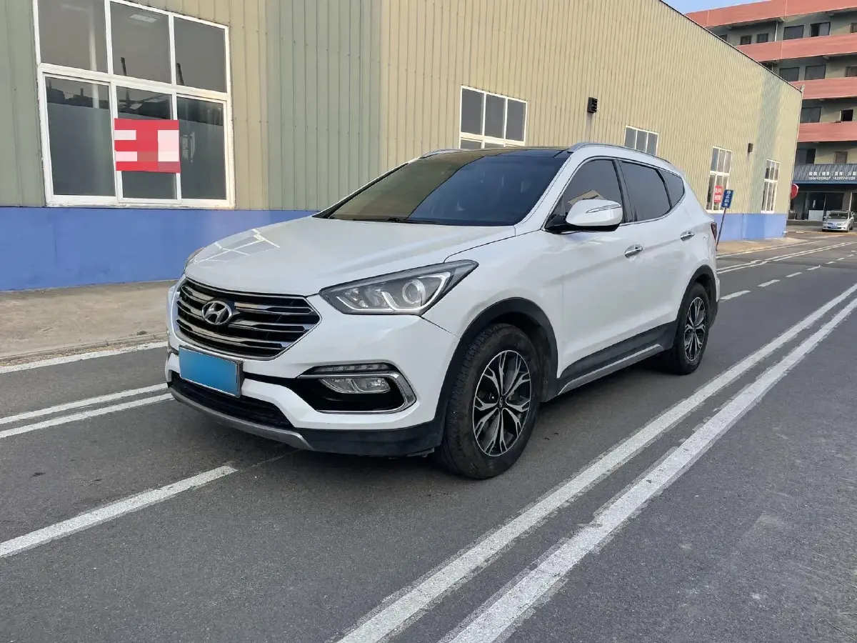 2017 Hyundai Santafe 2.0T 245HP L4 6AT