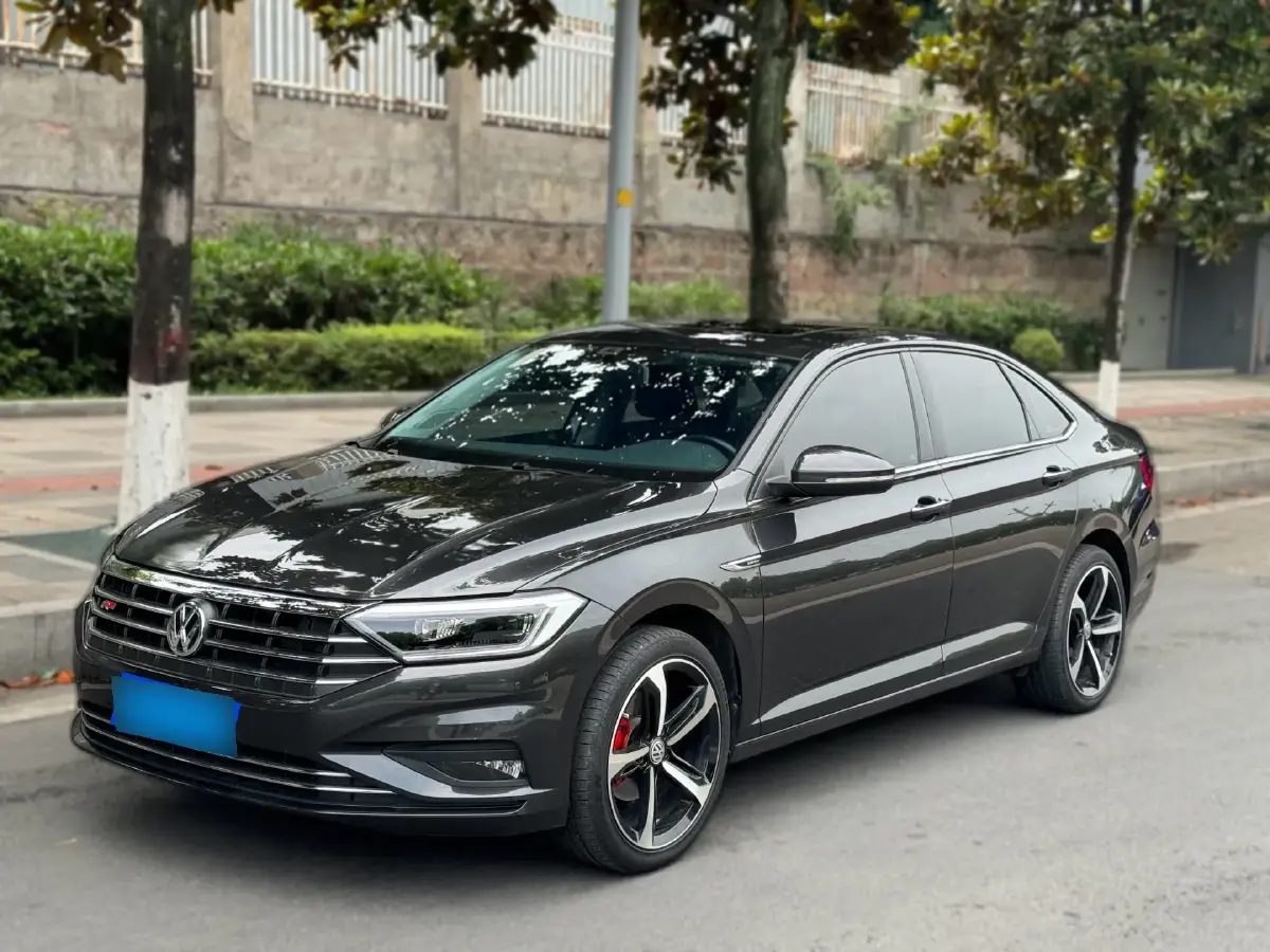 2021 Volkswagen Sagitar 1.2T 116HP L4 7DCT