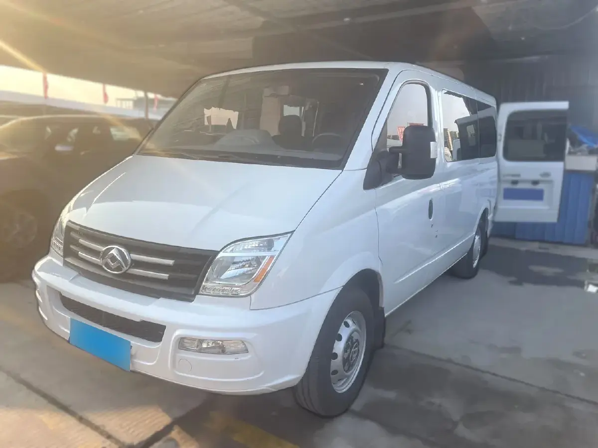 2021 MAXUS XinTu V80 2.0T 139HP L4 6MT