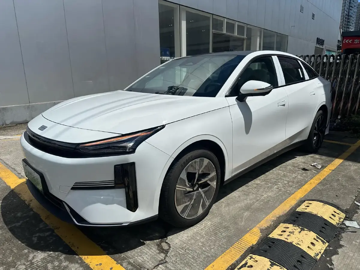 2023 Geely Galaxy L6 1.5T 163HP L4 3DHT PHEV