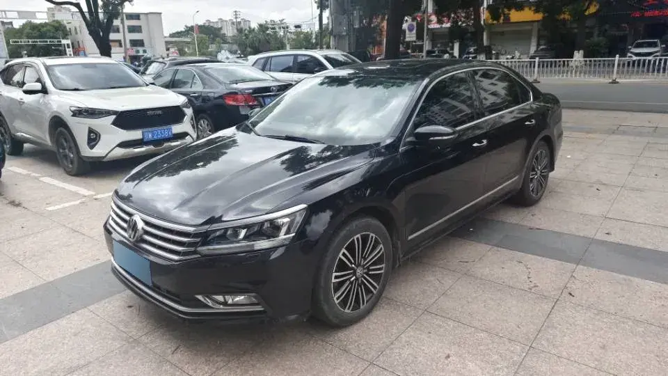 2017 Volkswagen Passat 1.8T 180HP L4 7DCT