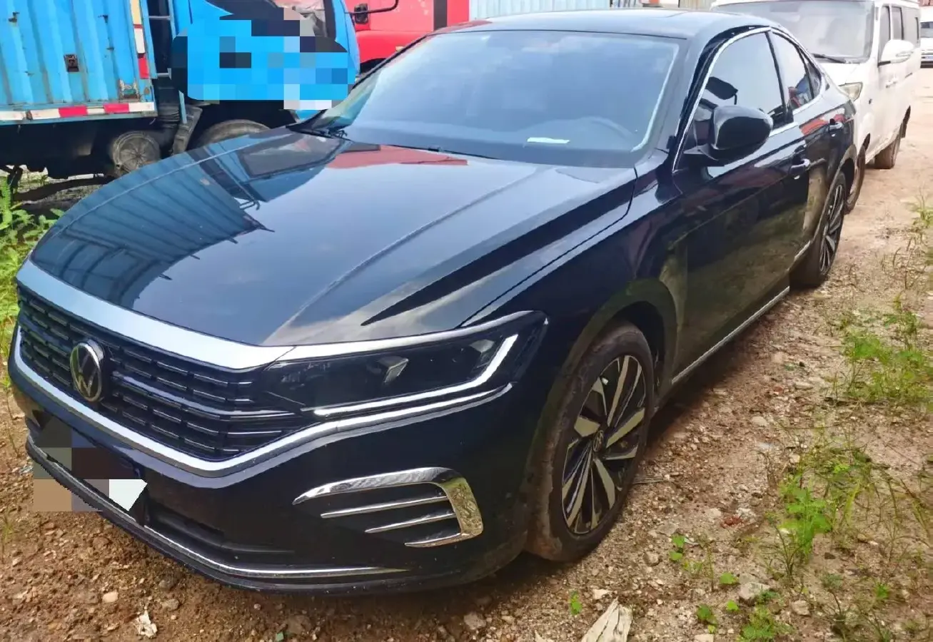 2024 Volkswagen Passat 2.0T 220HP L4 7DCT