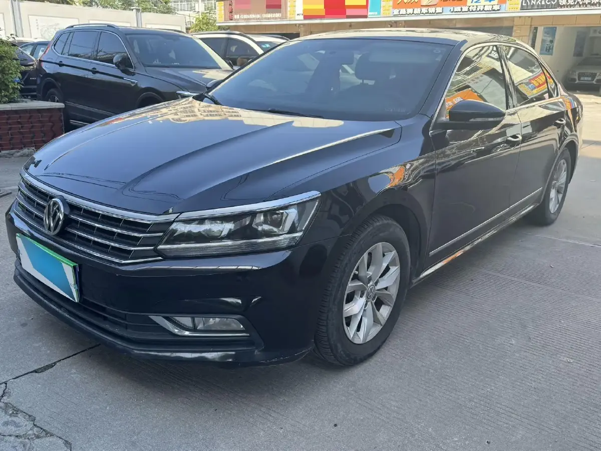 2017 Volkswagen Passat 1.8T 180HP L4 7DCT