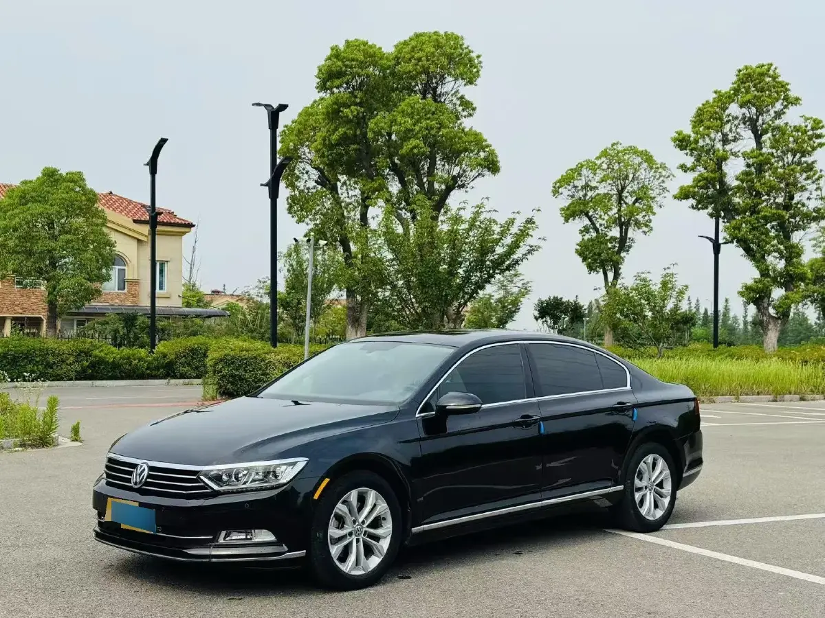 2017 Volkswagen Magotan 2.0T 220HP L4 7DCT