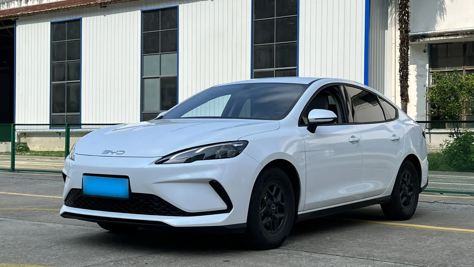 2025 BYD Seal05 DM-i 1.5L 101HP L4 E-CVT PHEV 7.68KWH