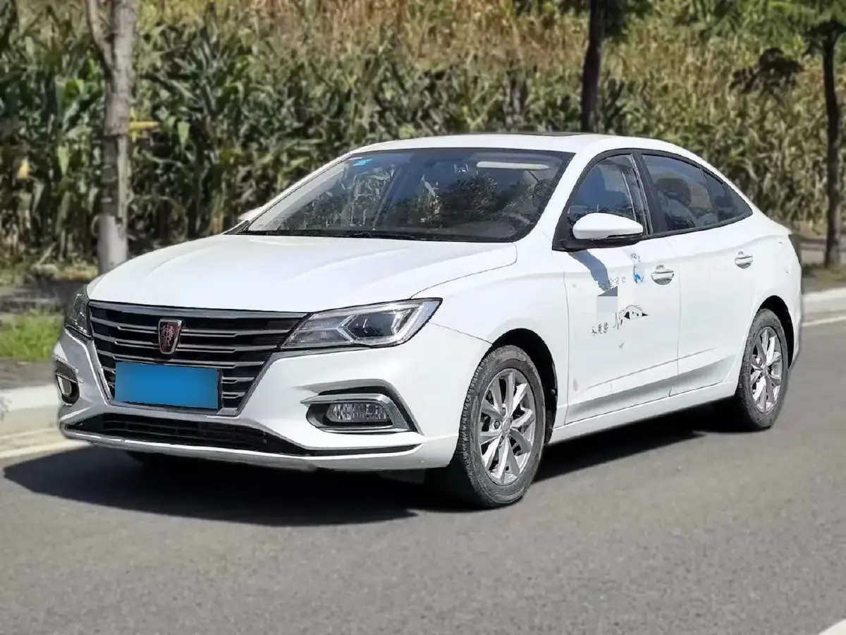 2019 Roewe i5 1.5L 120HP L4 CVT 2019 Roewe i5 1.5L 120HP L4 CVT