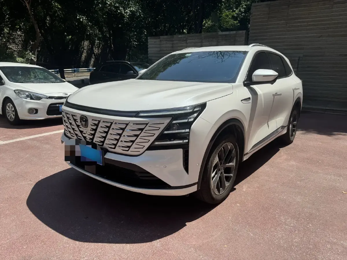 2025 ChangAn CS75 Plus 1.5T 192HP L4 8AT