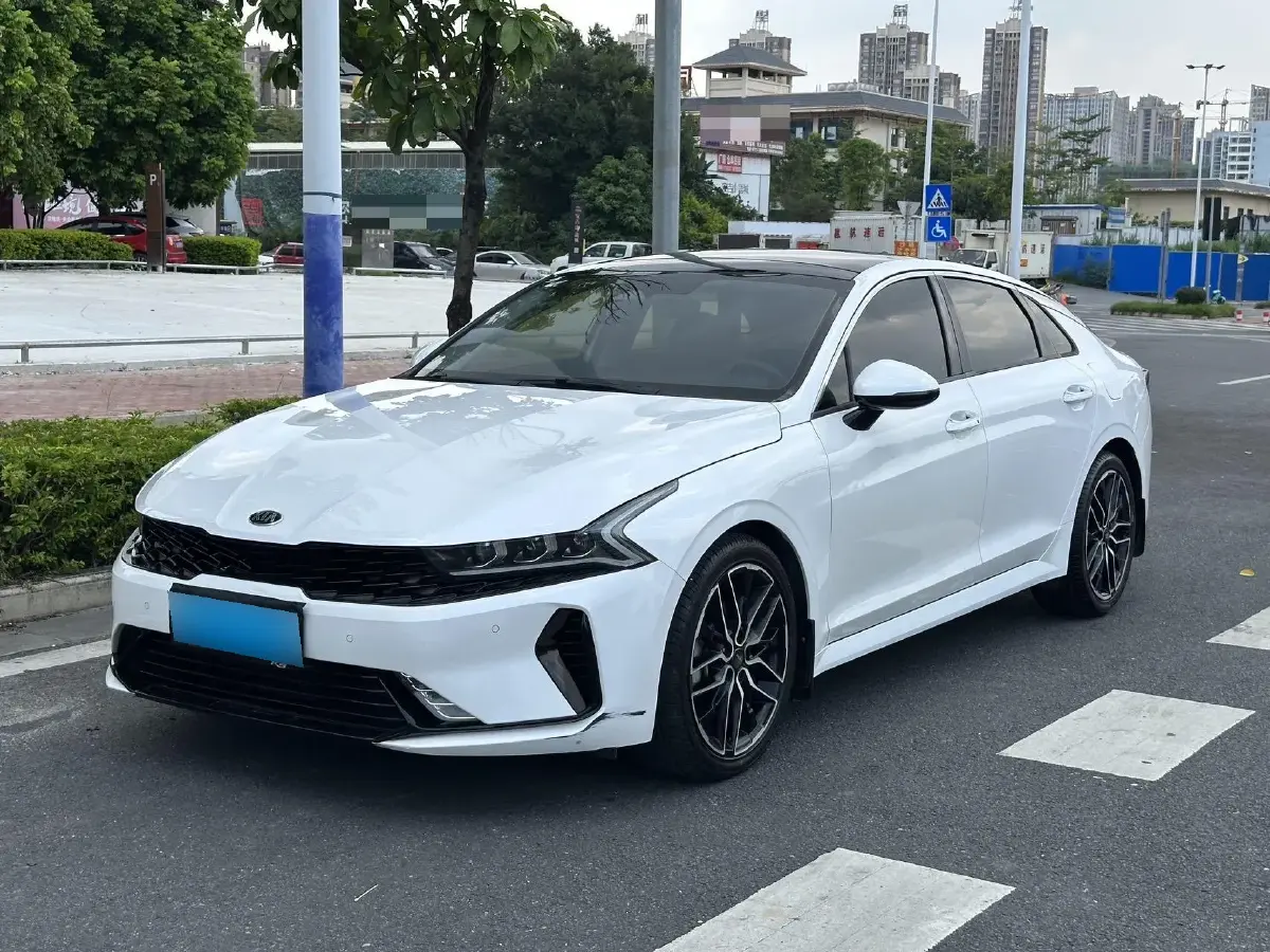 2020 Kia K5 2.0T 240HP L4 8AT