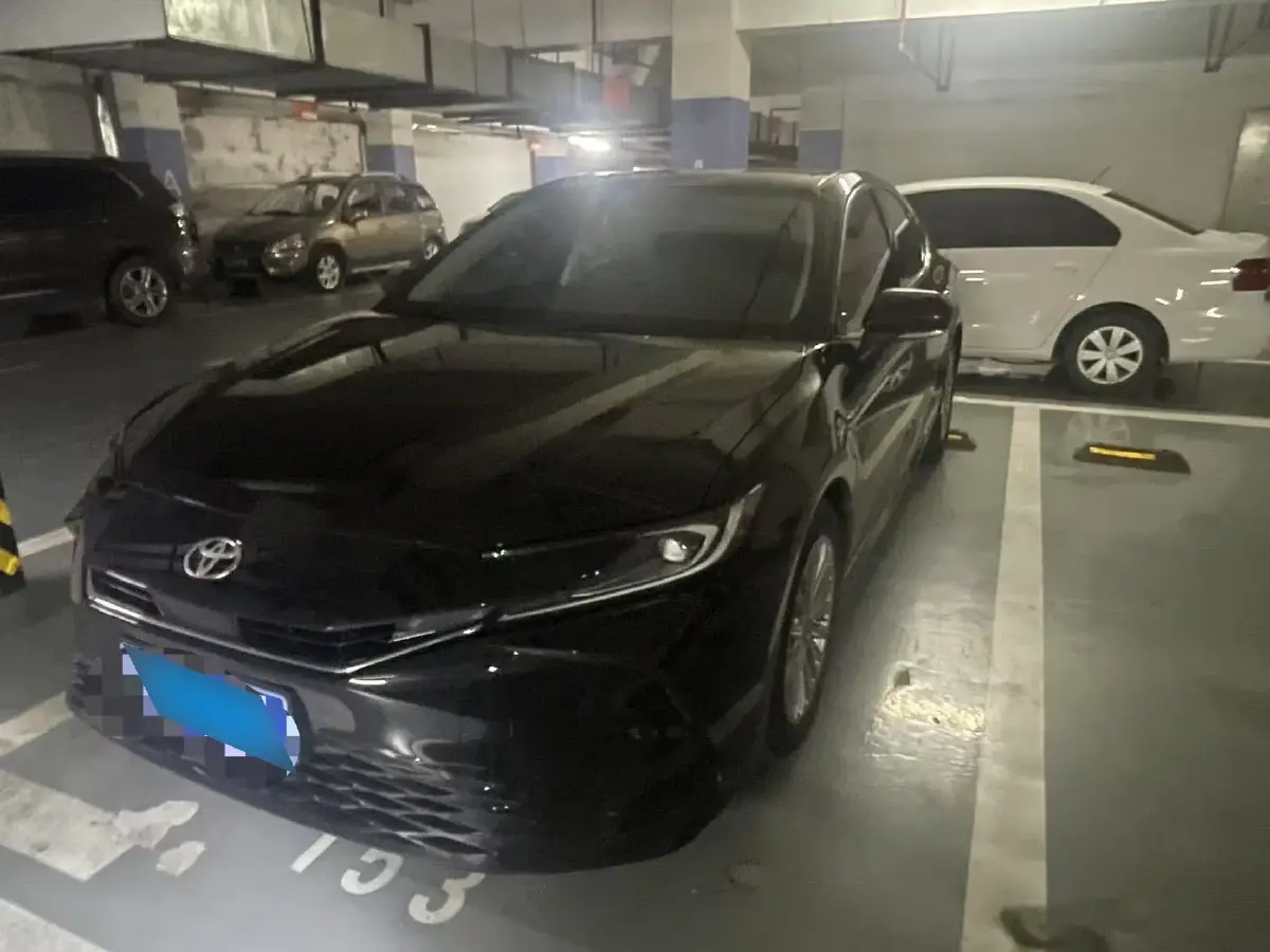 2024 Toyota Camry 2.0L 152HP L4 E-CVT Hybrid