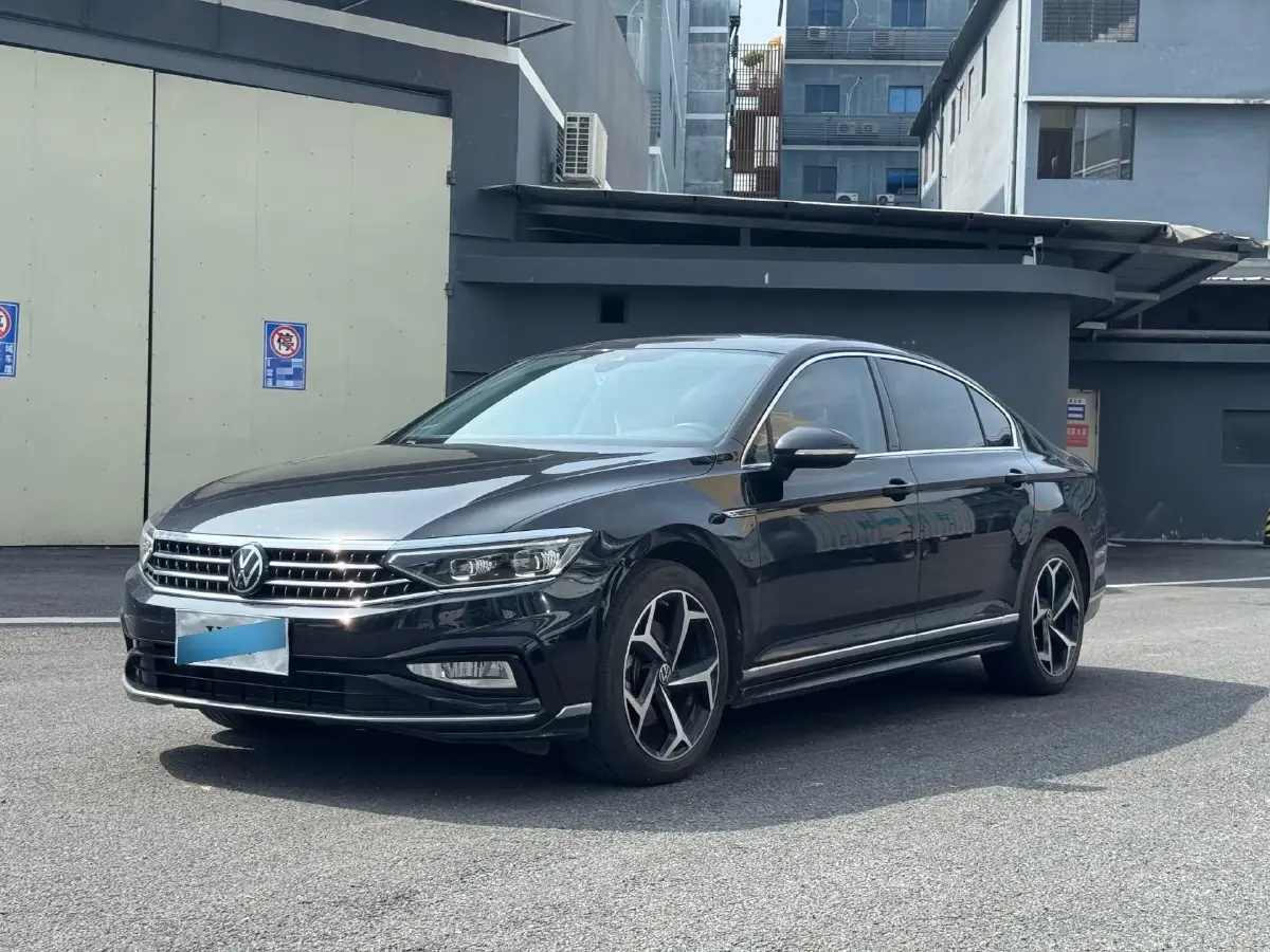 2023 Volkswagen Magotan 2.0T 220HP L4 7DCT