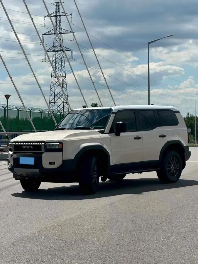2024 Toyota Land Cruiser Prado 2.4T 282HP L4 8AT Hybrid