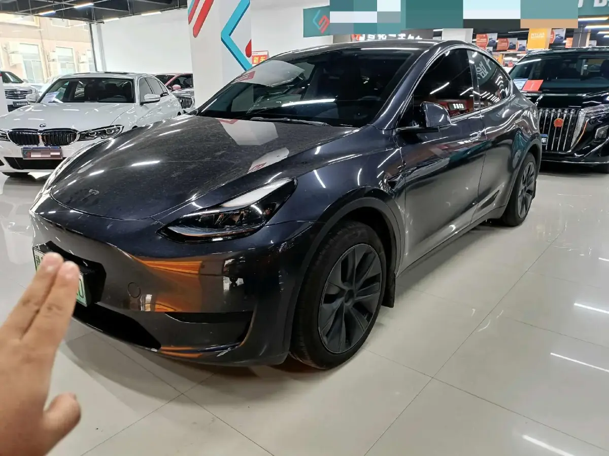 2024 Tesla Model Y BEV 60KWH