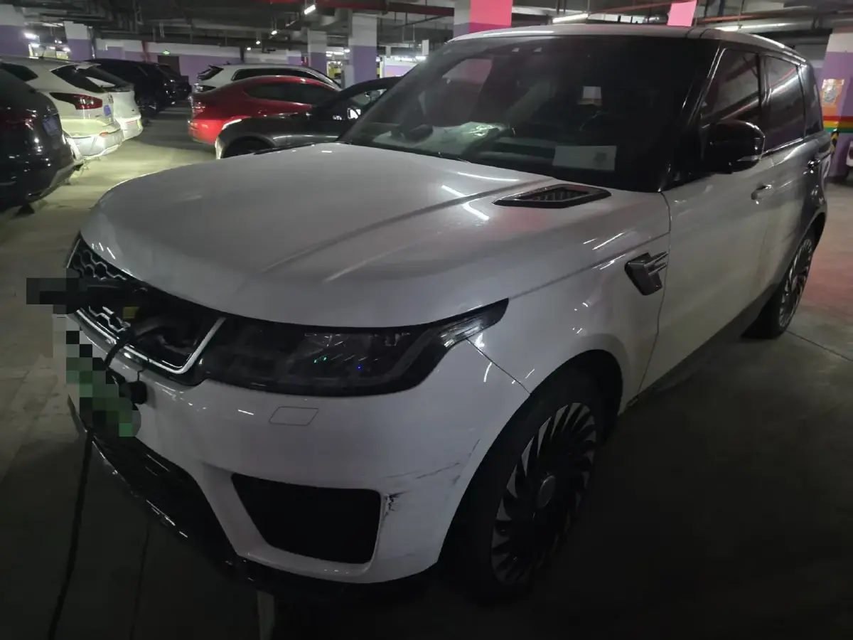 2018 Land Rover Range Rover Sport 2.0T 300HP L4 8AT PHEV 13.1KWH