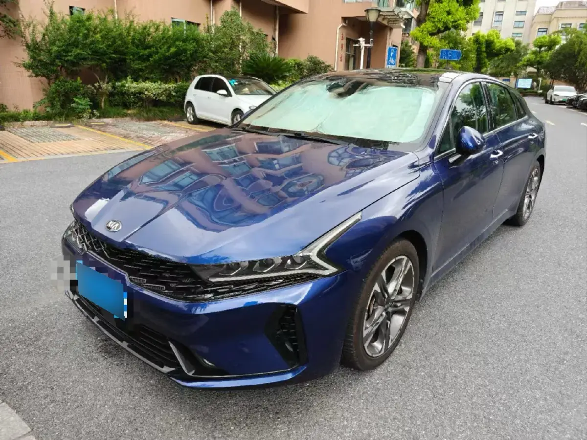 2020 Kia K5 2.0T 240HP L4 8AT 2020 Kia K5 2.0T 240HP L4 8AT