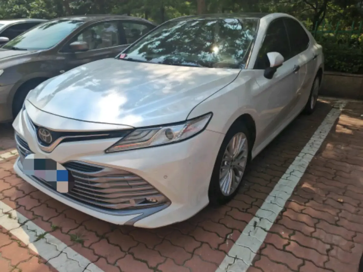 2019 Toyota Camry 2.5L 209HP L4 8AT