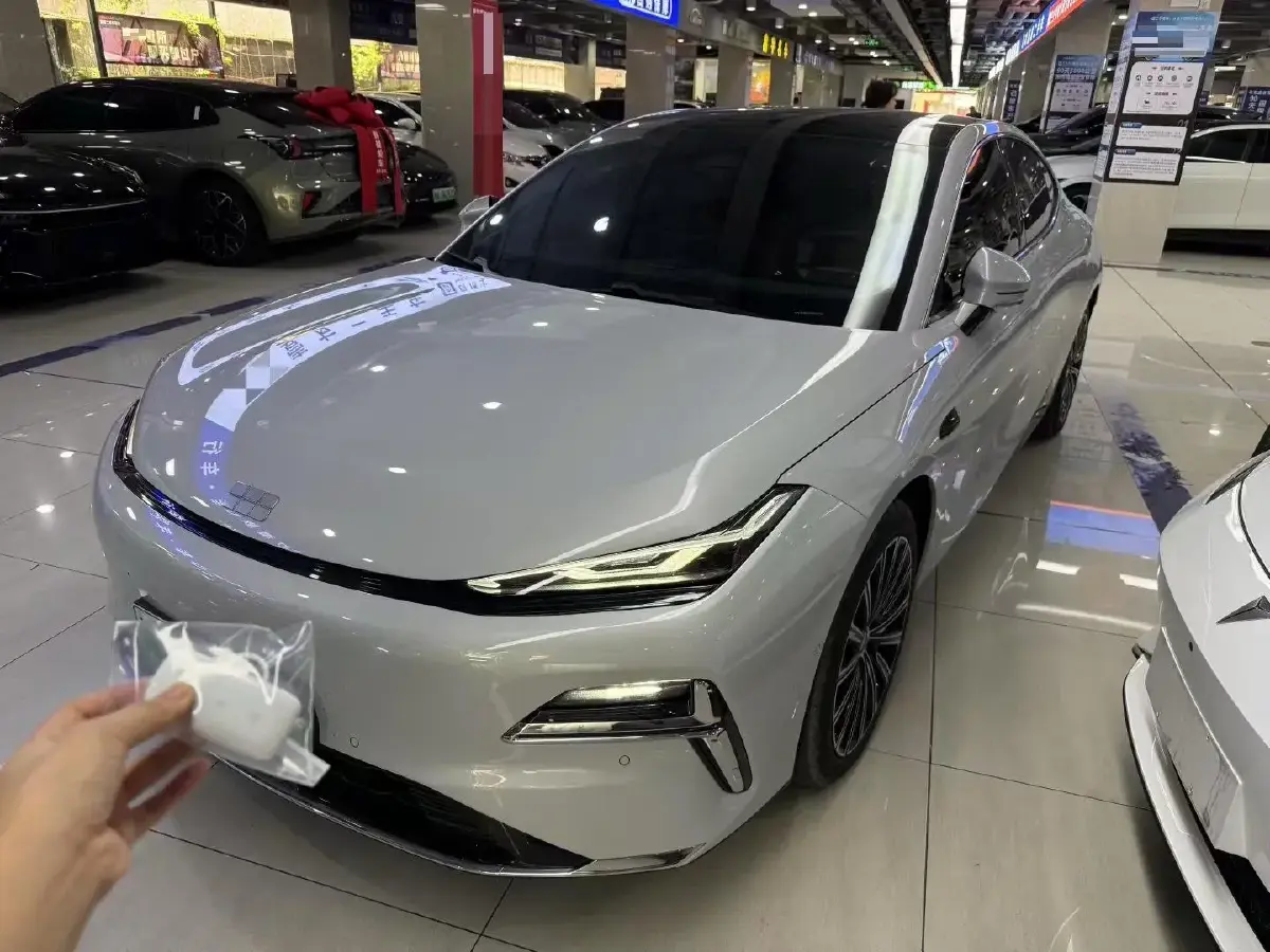 2025 Geely Galaxy Starshine 8 1.5T 163HP L4 3DHT PHEV 18.4KWH