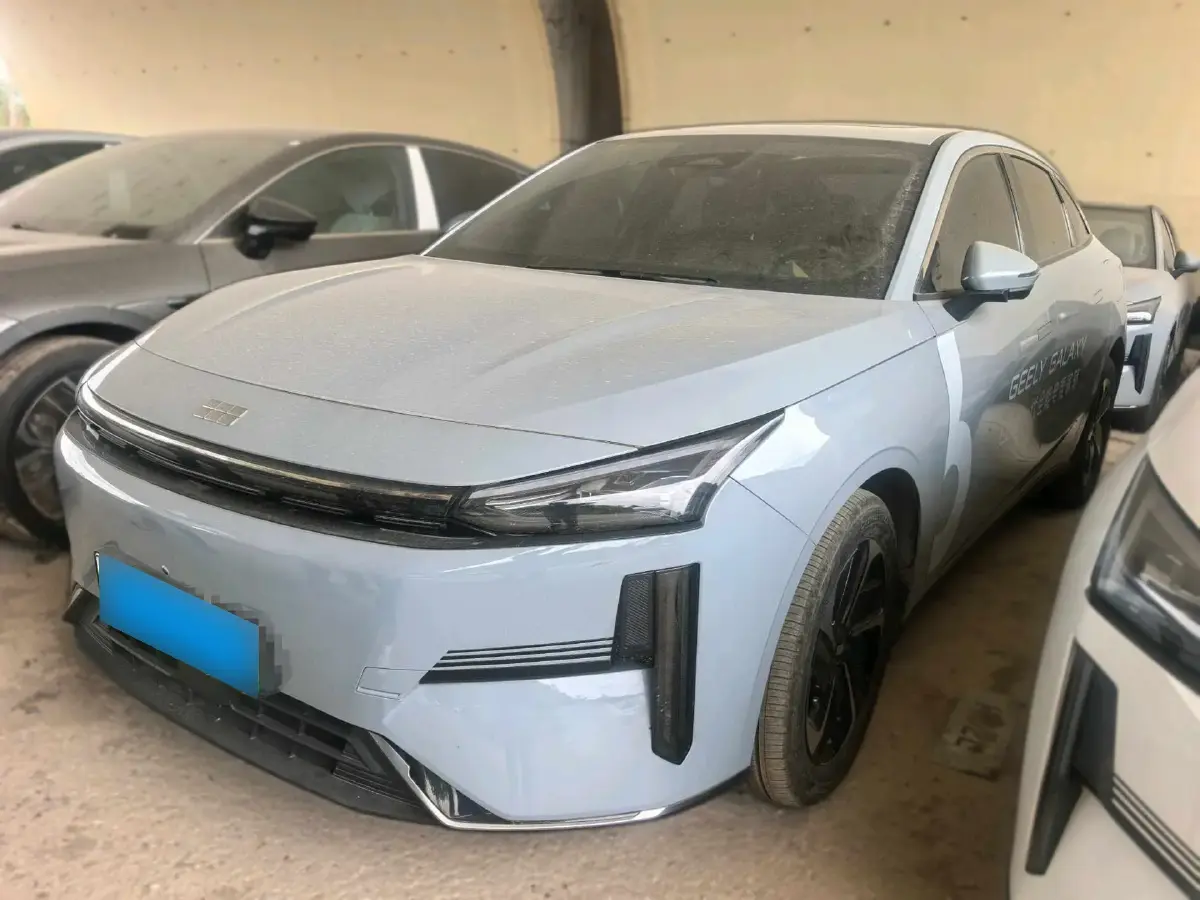 2024 Geely Galaxy L6 1.5T 163HP L4 3DHT PHEV