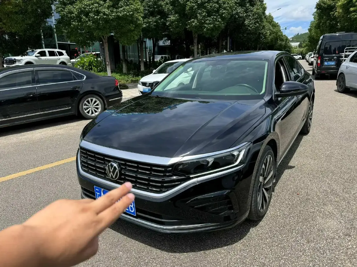 2022 Volkswagen Passat 2.0T 186HP L4 7DCT