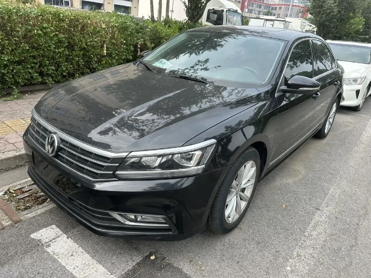 2017 Volkswagen Passat 1.8T 180HP L4 7DCT