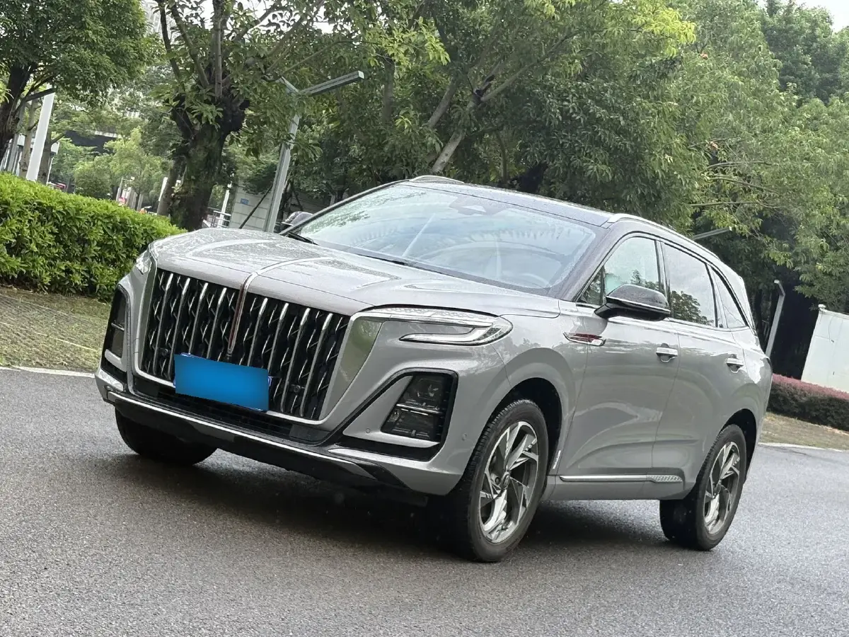 2023 HongQi HS3 2.0T 252HP L4 8AT