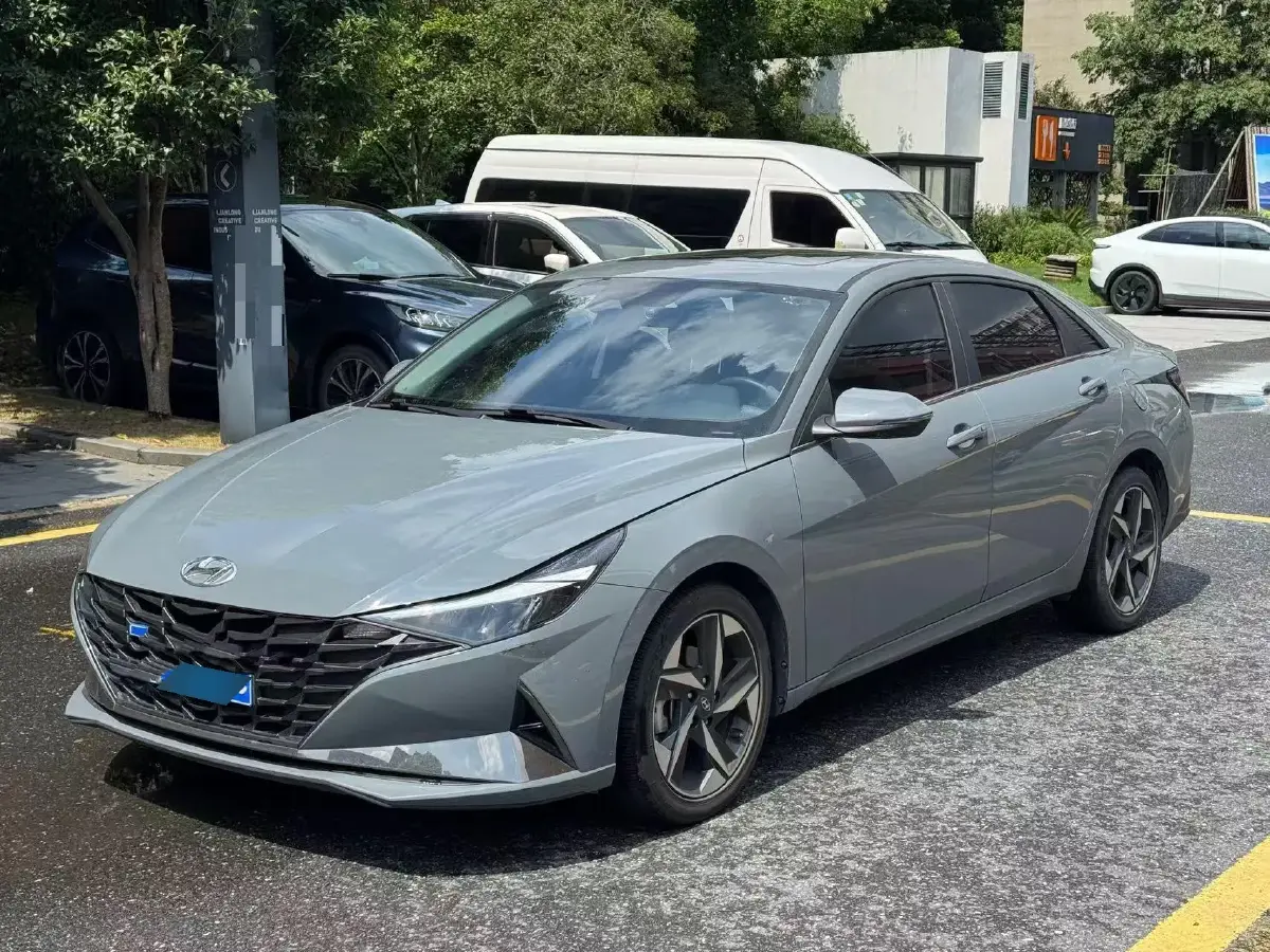 2022 Hyundai Elantra 1.5L 115HP L4 CVT