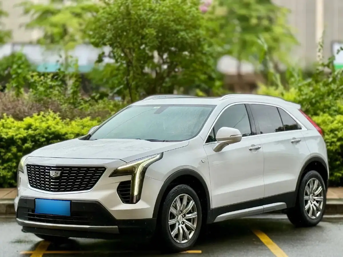 2020 Cadillac XT4 2.0T 241HP L4 9AT