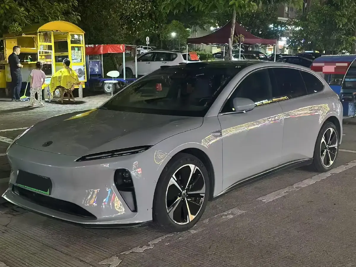 2023 NIO ET5T BEV 75KWH