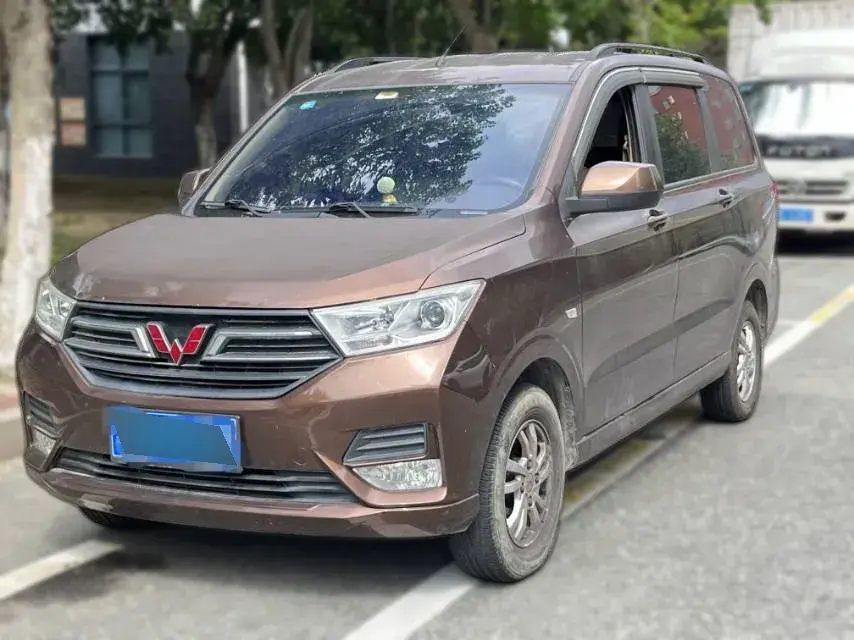 2019 WuLing HongGuang Plus 1.5T 147HP L4 6MT
