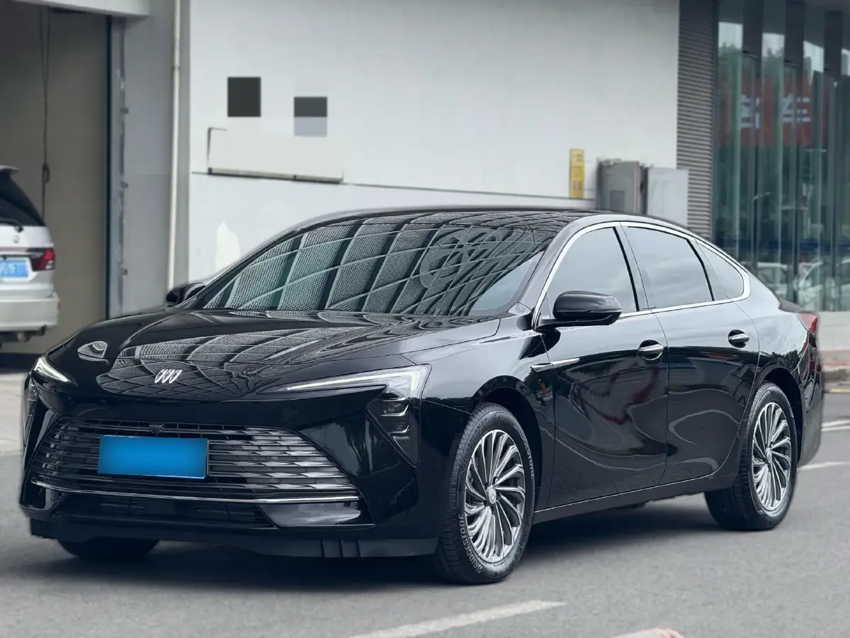 2023 Buick Larcosse 2.0T 237HP L4 9AT