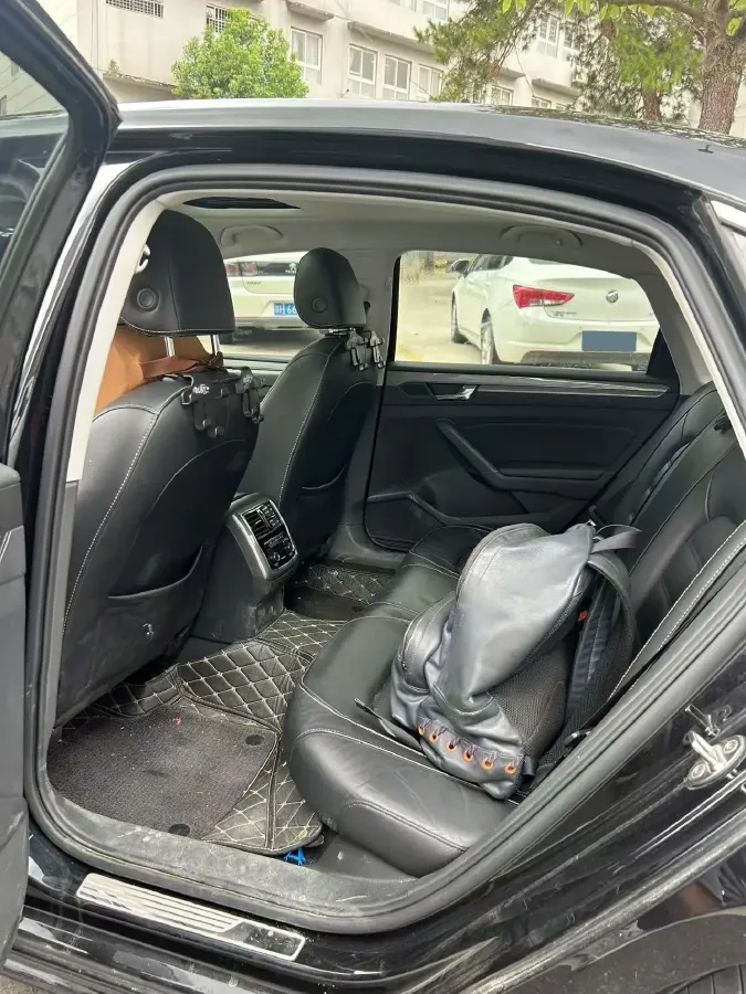 2017 Volkswagen Passat 1.8T 180HP L4 7DCT,autocango,china used car exporter,china ev exporter,chinese used car exporter,chinese used ev exporter