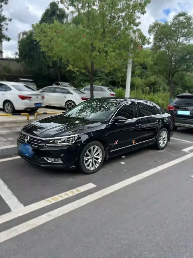 2017 Volkswagen Passat 1.8T 180HP L4 7DCT