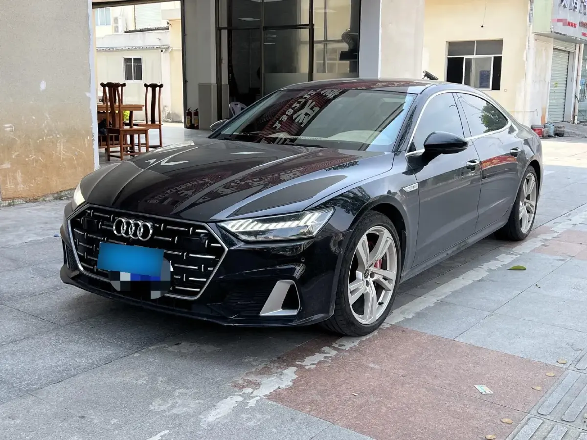 2024 Audi A7L 2.0T 245HP L4 7DCT