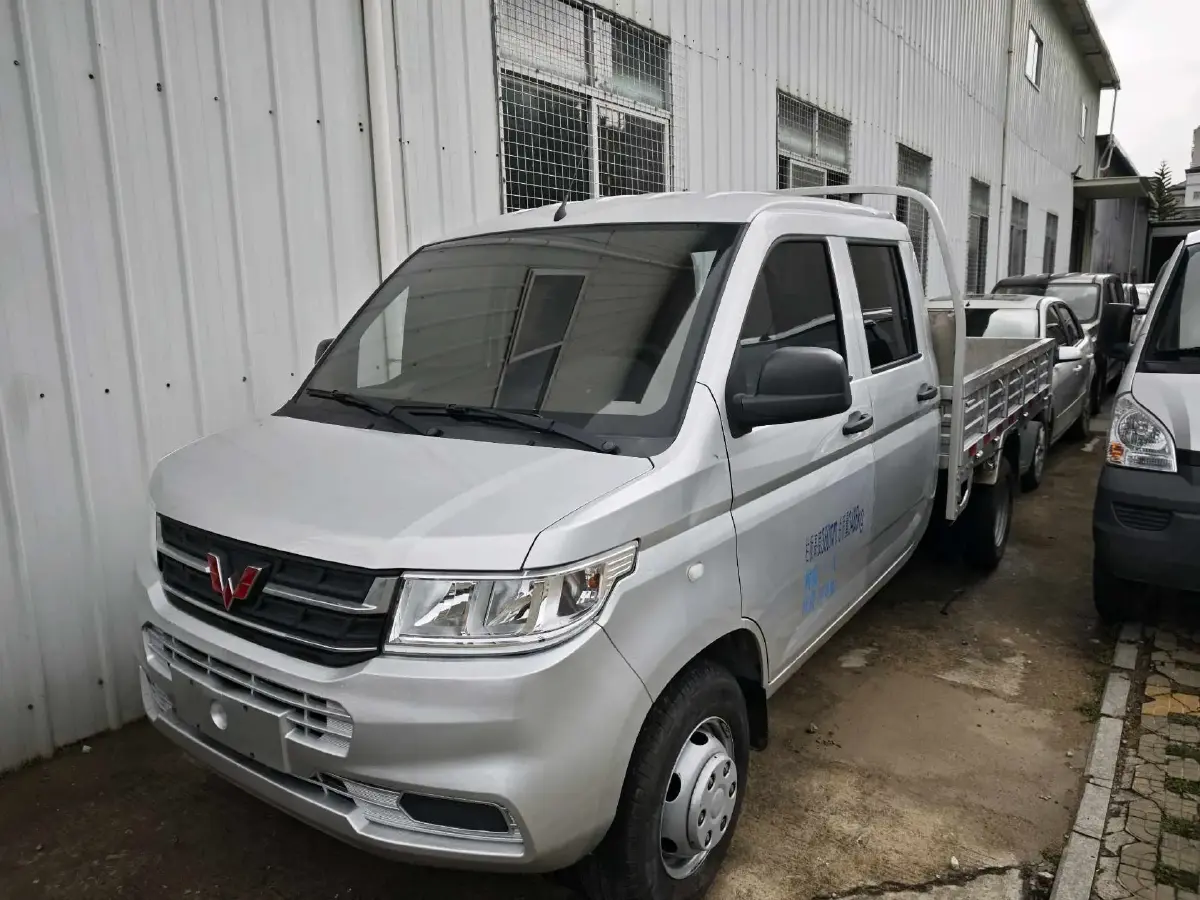 2022 WuLing RongGuang New Truck 1.8L 125HP L4 5MT