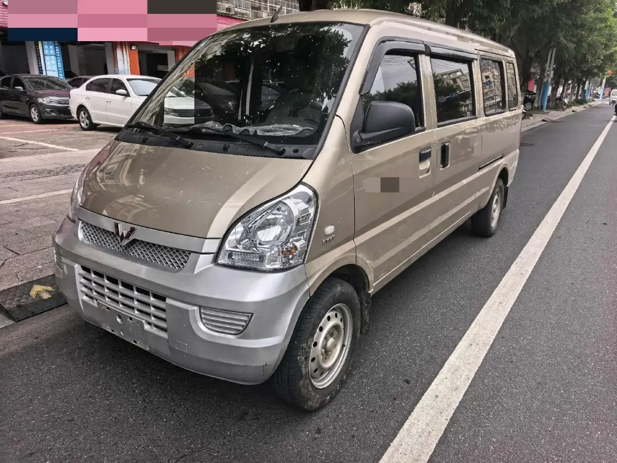 2021 WuLing RongGuang 1.5L 99HP L4 5MT