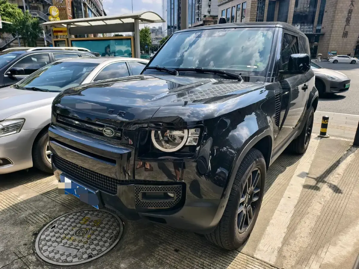 2023 Land Rover Defender 2.0T 300HP L4 8AT