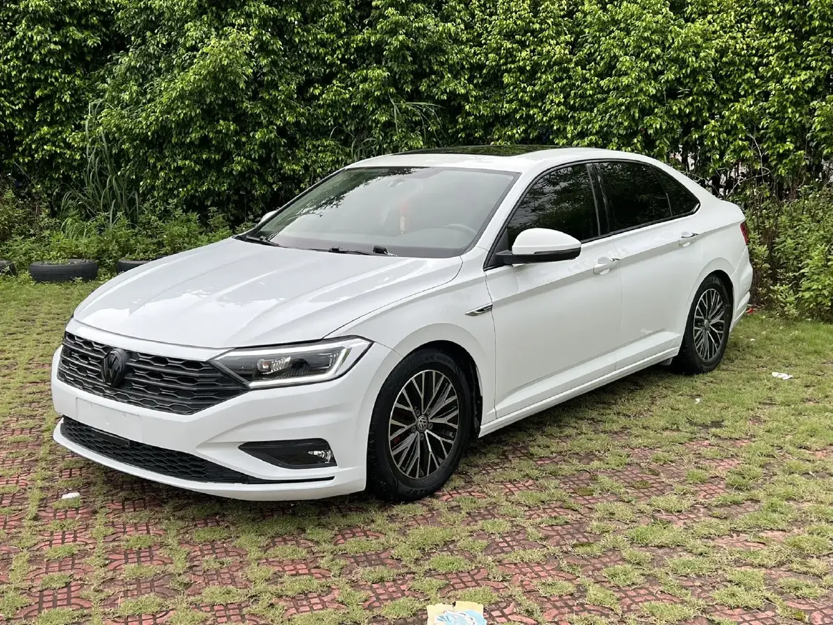 2021 Volkswagen Sagitar 1.4T 150HP L4 7DCT