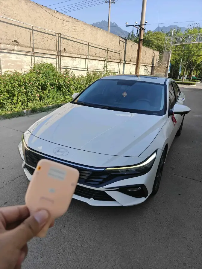 2023 Hyundai Elantra 1.5L 115HP L4 CVT