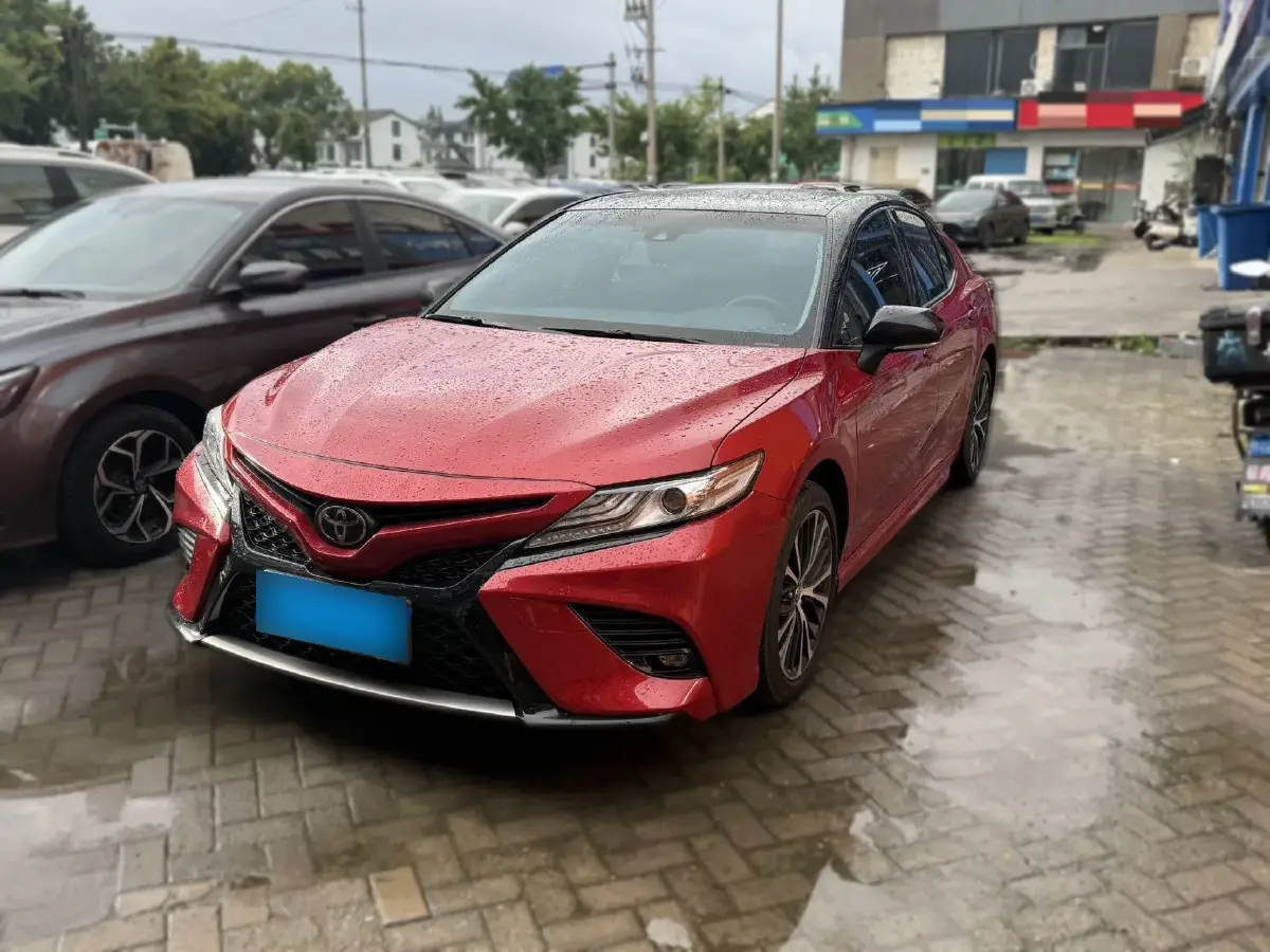 2019 Toyota Camry 2.5L 209HP L4 8AT