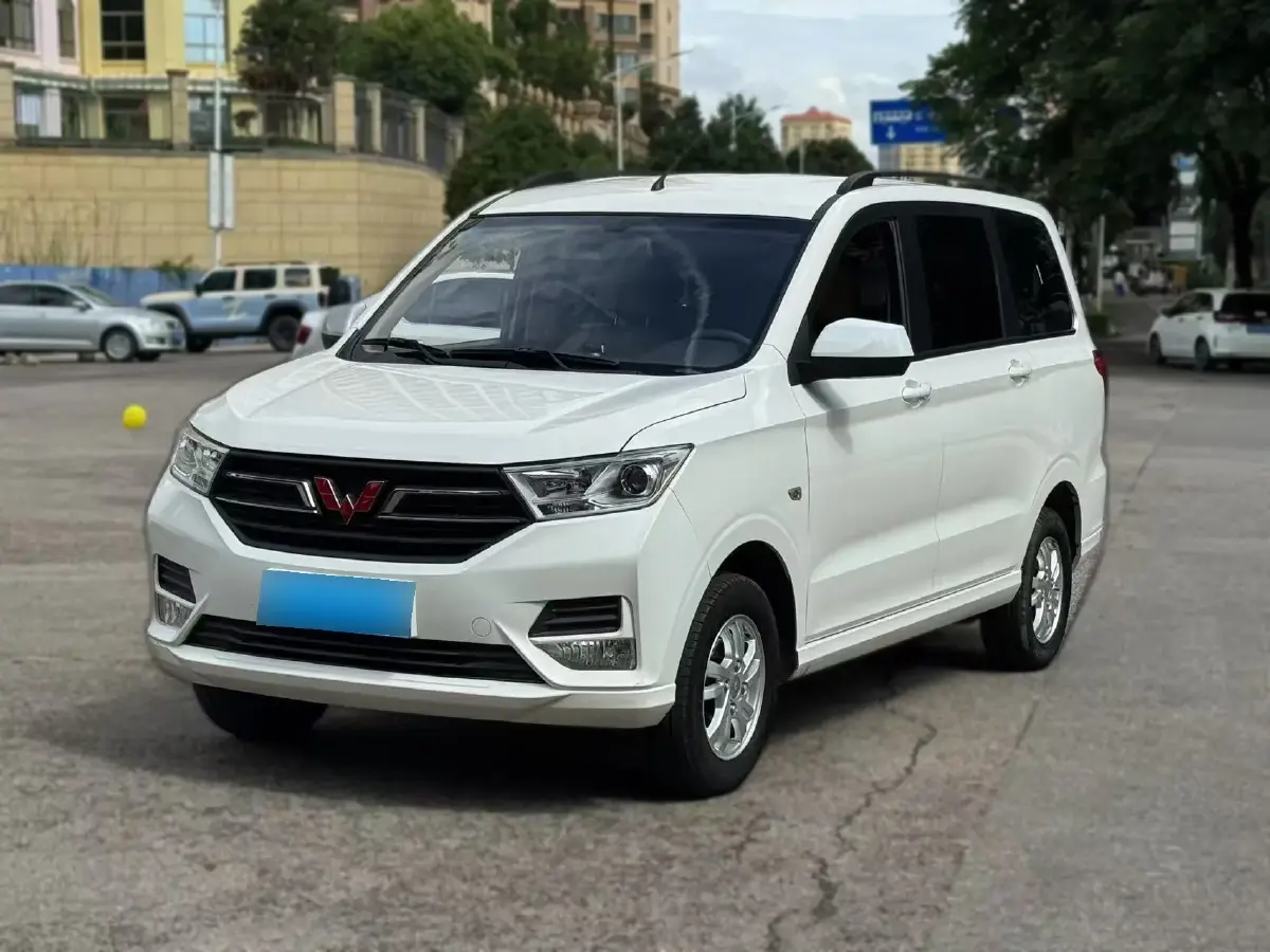 2019 WuLing HongGuang Plus 1.5T 147HP L4 6MT