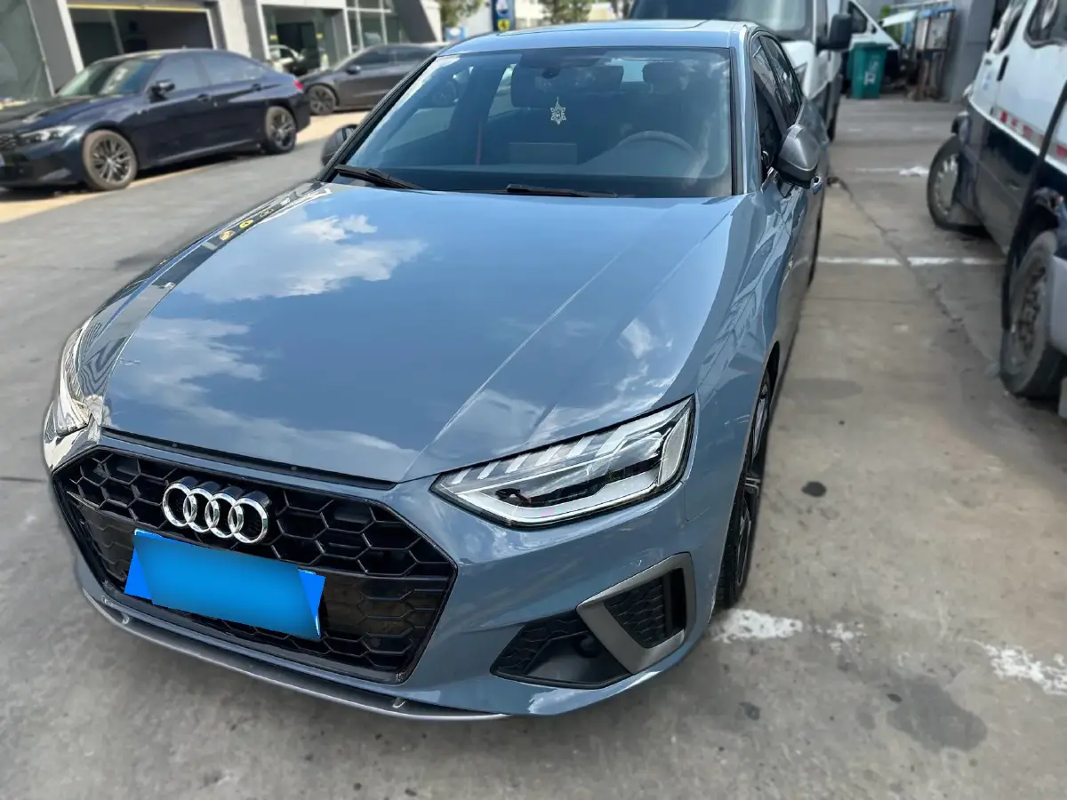 2022 Audi A4L 2.0T 190HP L4 7DCT