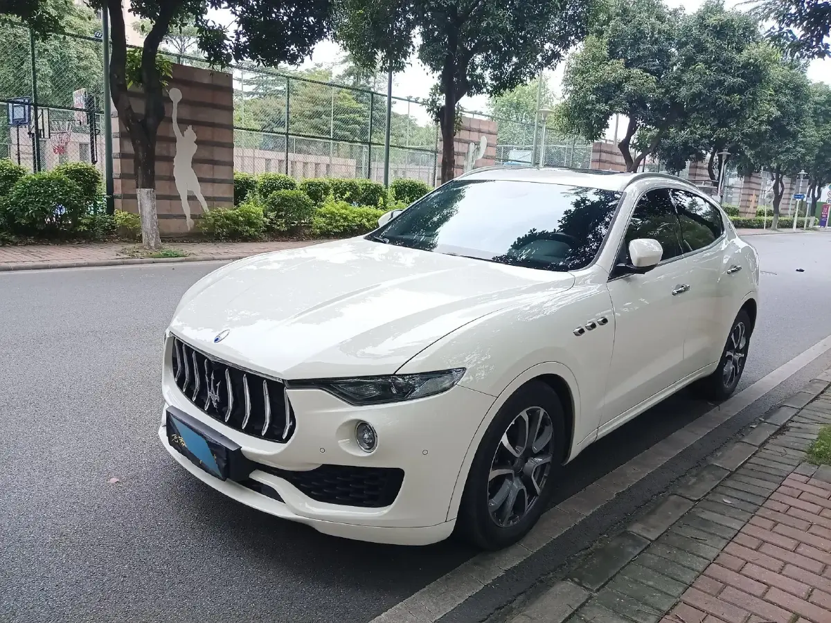 2016 Maserati Levante 3.0T 350HP V6 8AT