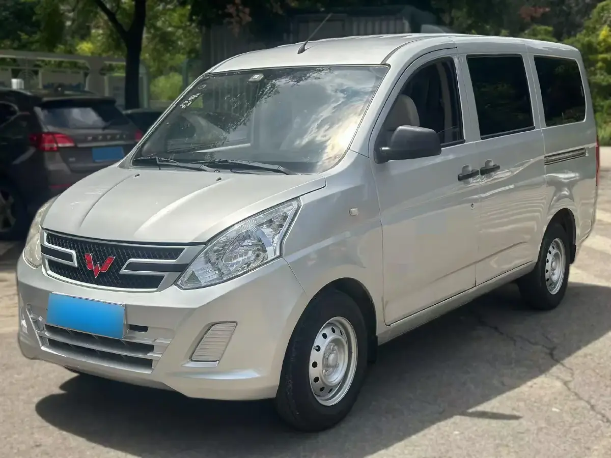 2018 WuLing RongGuang V 1.5L 112HP L4 5MT